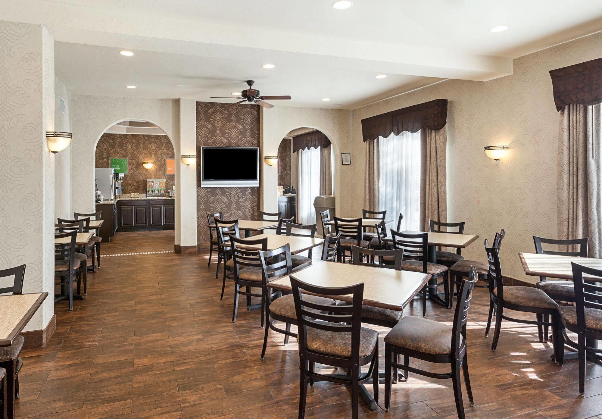 Spark By Hilton San Antonio Near Seaworld Екстериор снимка
